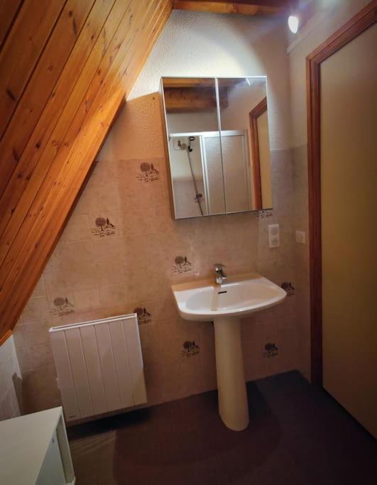 Logement 6 Pers Au Coeur Des Montagnes Pyreneennes Linge De Maison Et Papier Toilette Non Fournis Boutx Buitenkant foto